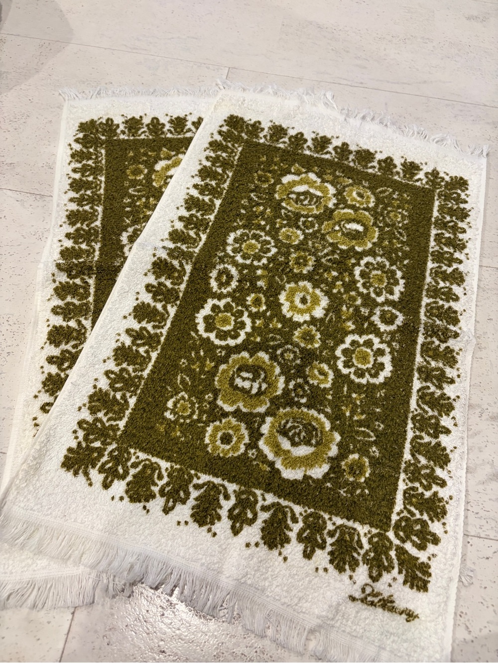Vintage Green Floral Hand Towel Set